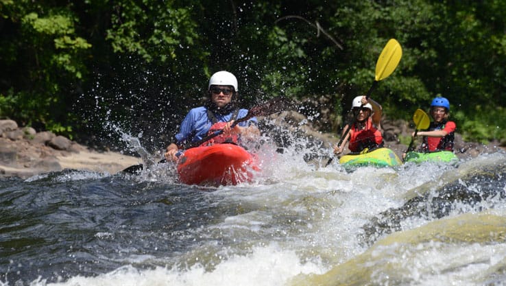 Cours de kayak sur la rivière Rouge | Rafting Nouveau Monde